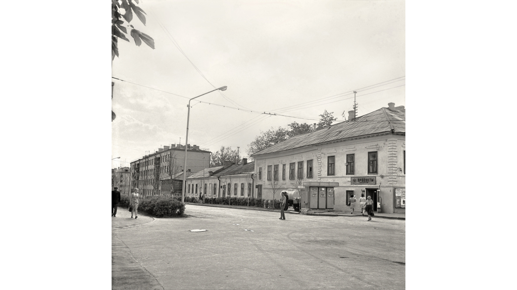 Брянцам показали вид бульвара Гагарина 70-х годов