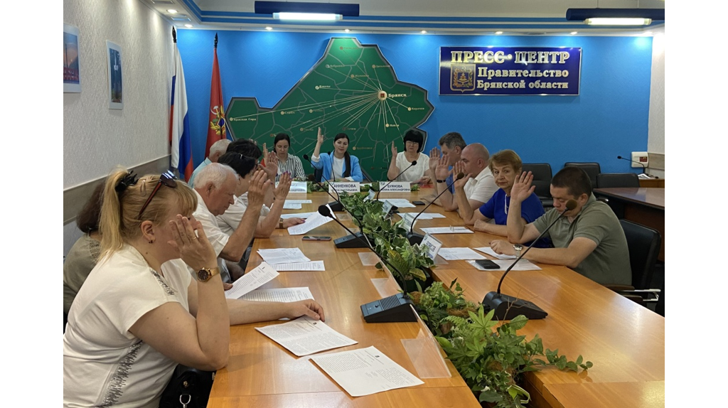 В Брянской области разрешили проводить выборы губернатора на придомовых территориях