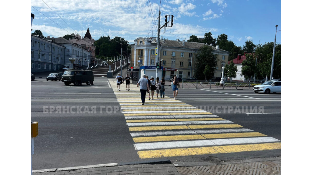 На светофоре на набережной в Брянске установили сенсорный датчик