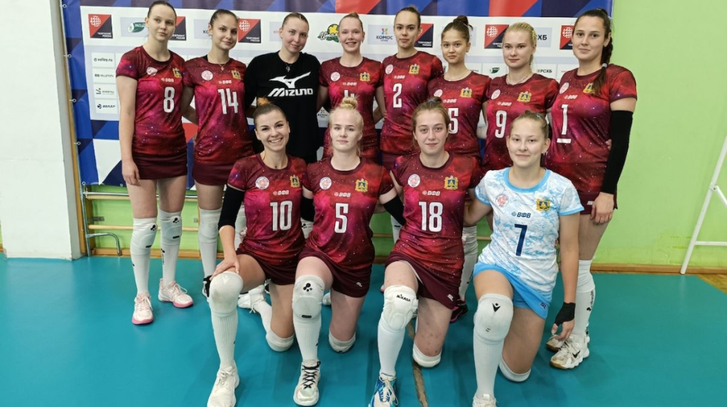 Брянские волейболистки победили в стартовой игре чемпионата