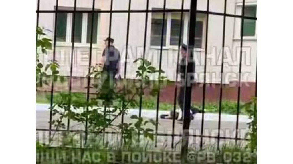В Брянске сообщили о выпрыгнувшем из окна 7-го этажа мужчине