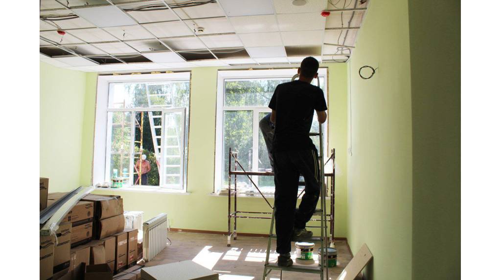 В Брянской области начался капитальный ремонт 18 школ
