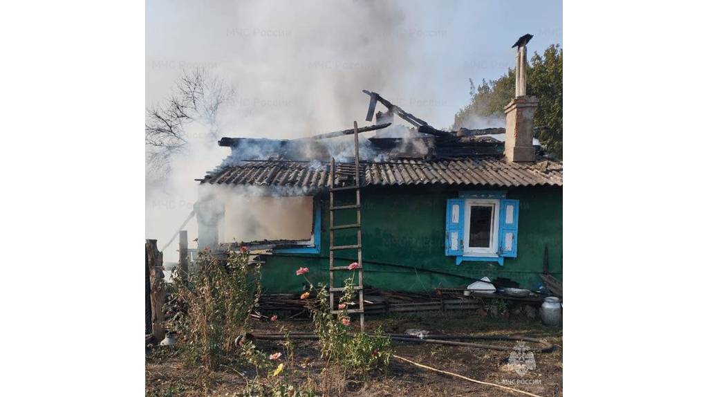 В Унечском районе потушили пожар в жилом доме