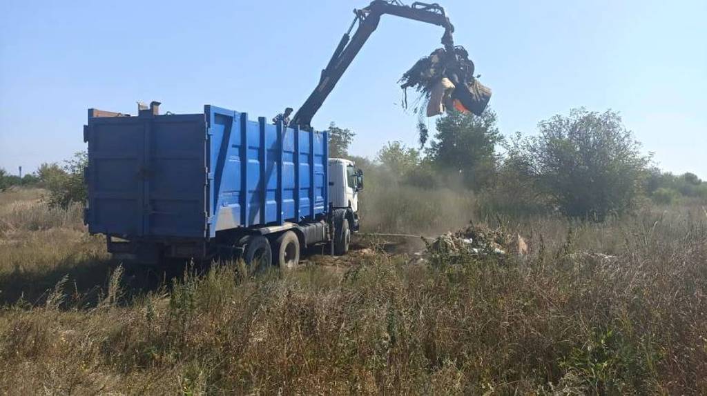 В Севском районе ликвидировали свалку на сельхозземлях