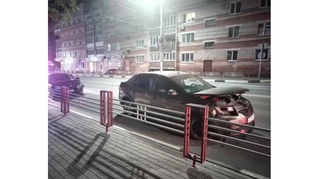 В Брянске на улице Дуки произошло ДТП: ранена 19-летняя девушка