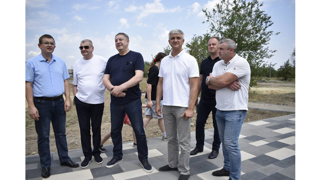 Брянские рабочие отремонтируют в подшефной Брянке кровли семи многоквартирных домов