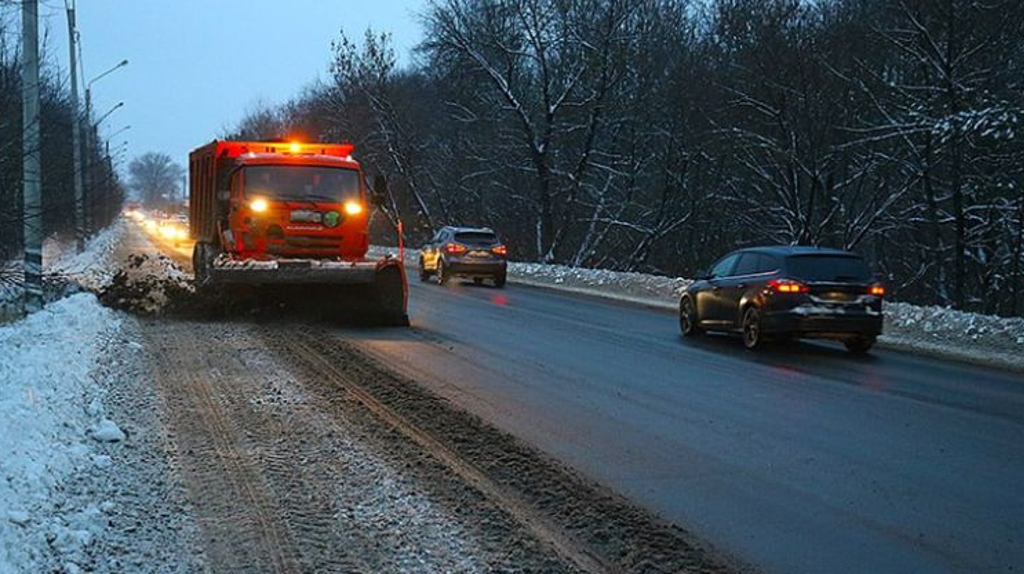 В Брянске для уборки снега подготовят 125 единиц спецтехники