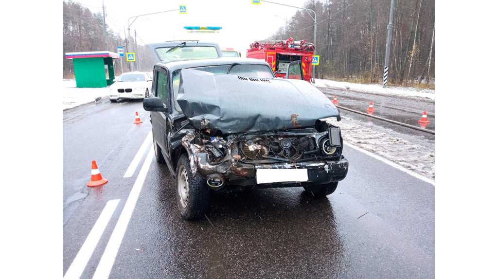 В Брянском районе произошло ДТП, одна машина опрокинулась