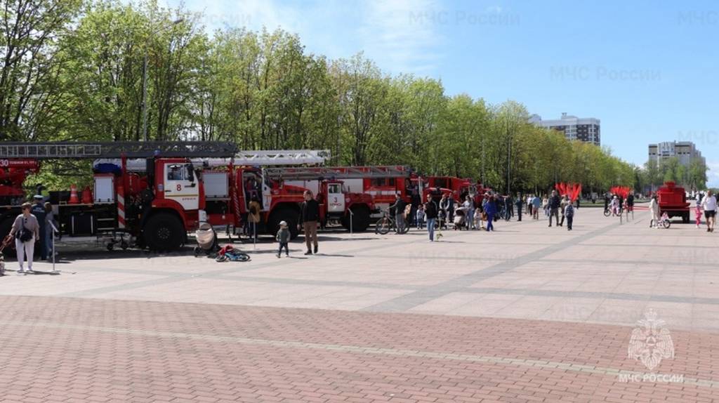 В Брянске открылась выставка пожарной техники