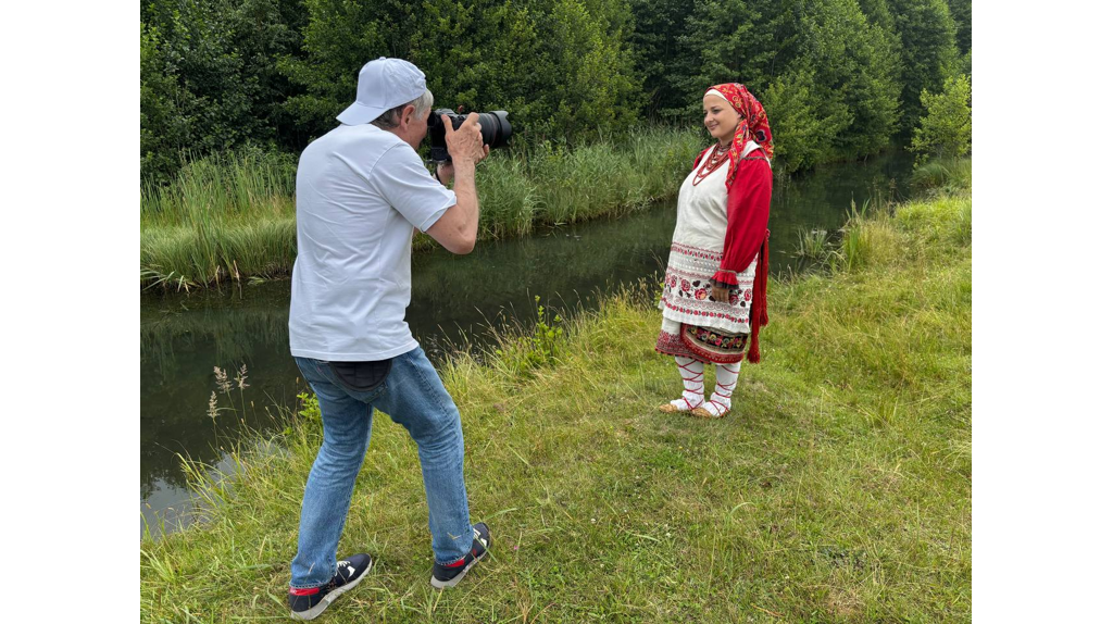 Фотохудожник Костас Асимис прибыл на Брянщину для завершения масштабного проекта