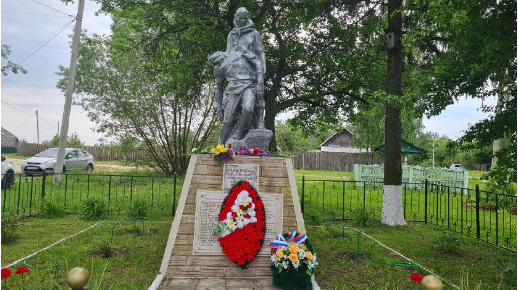 В брянском поселке Суземка почтили память расстрелянных мирных жителей