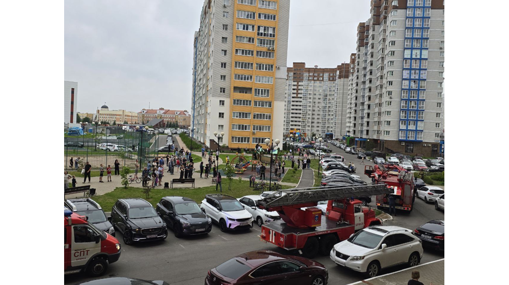 В Брянске загорелась девятиэтажка