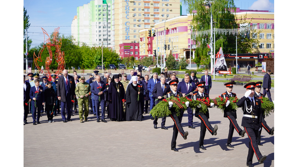 В Брянске состоялось возложение цветов к стеле «Город воинской славы»