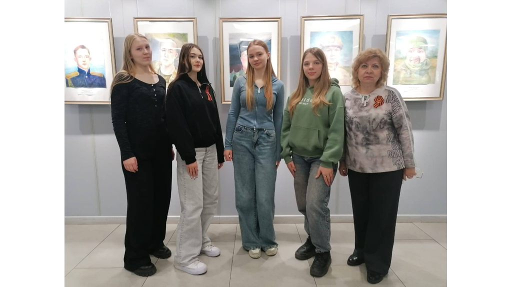 Юные брянские художники написали портреты героев СВО