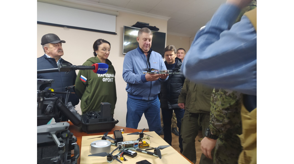 Брянский губернатор передал пограничникам квадрокоптеры