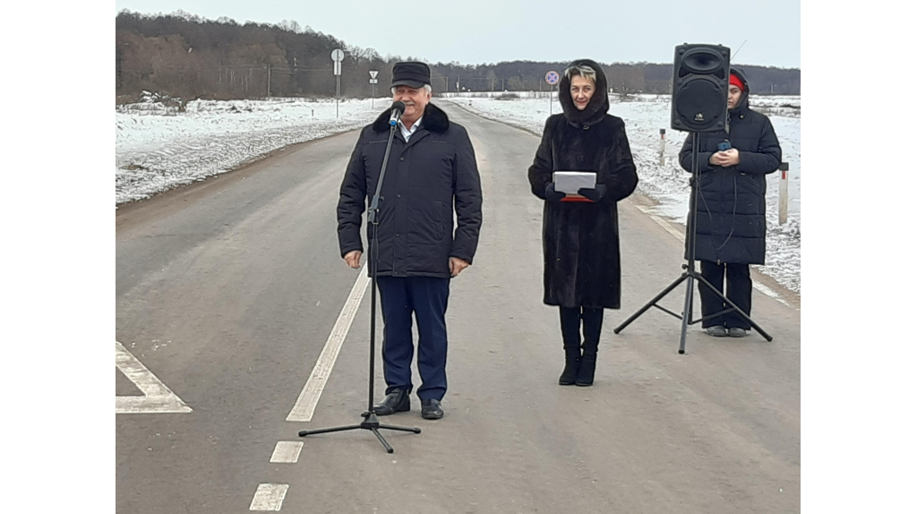 В Погарском районе торжественно открыли дорогу к картофелехранилищу