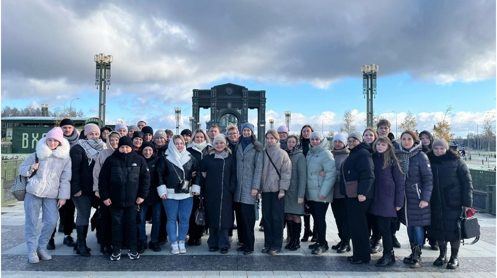 Делегация Комаричского района посетила музейно-храмовый комплекс ВС РФ