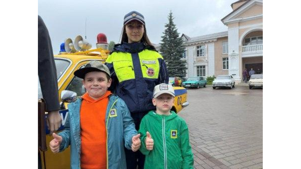 В Брянске юным пешеходам напомнили о ПДД
