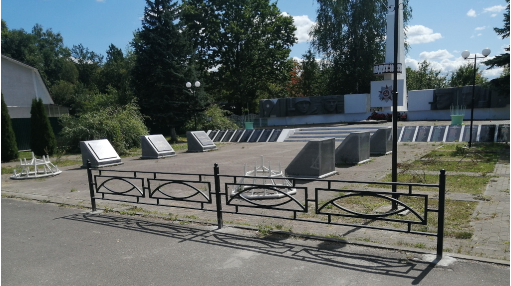 В Злынке отремонтировали памятник погибшим в Великой Отечественной войне красноармейцам