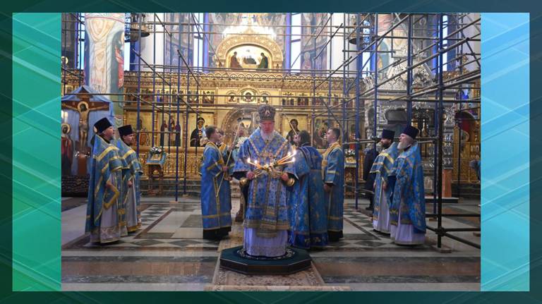 В Сретение Господня в Брянском кафедральном соборе состоялась литургия