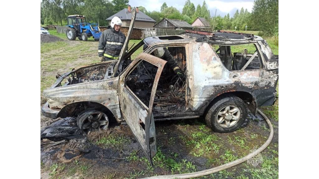 В Карачевском районе сгорел легковой автомобиль