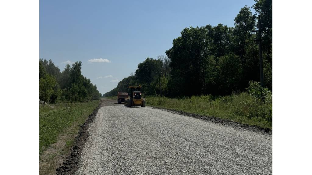 В Брянской области продолжается ремонт дороги Комаричи-Лубошево