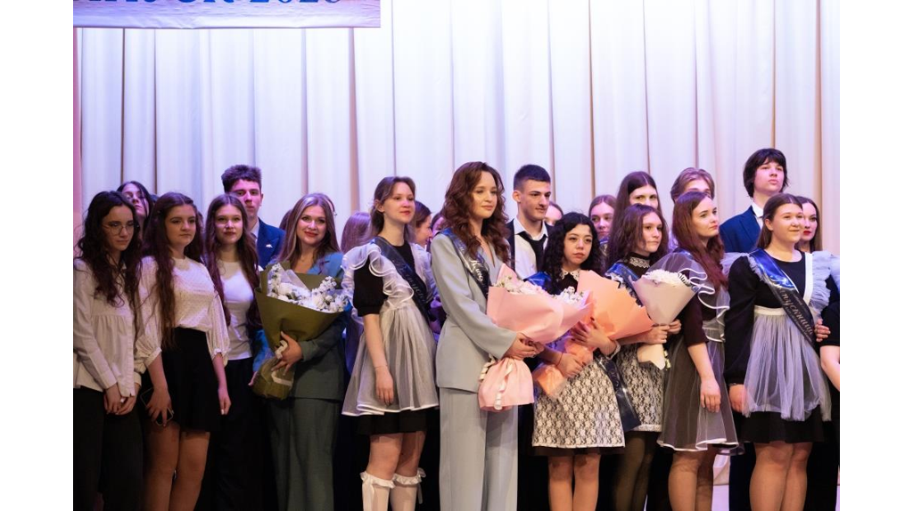В Брянске для выпускников Сеченовского предуниверсария прозвенел последний звонок