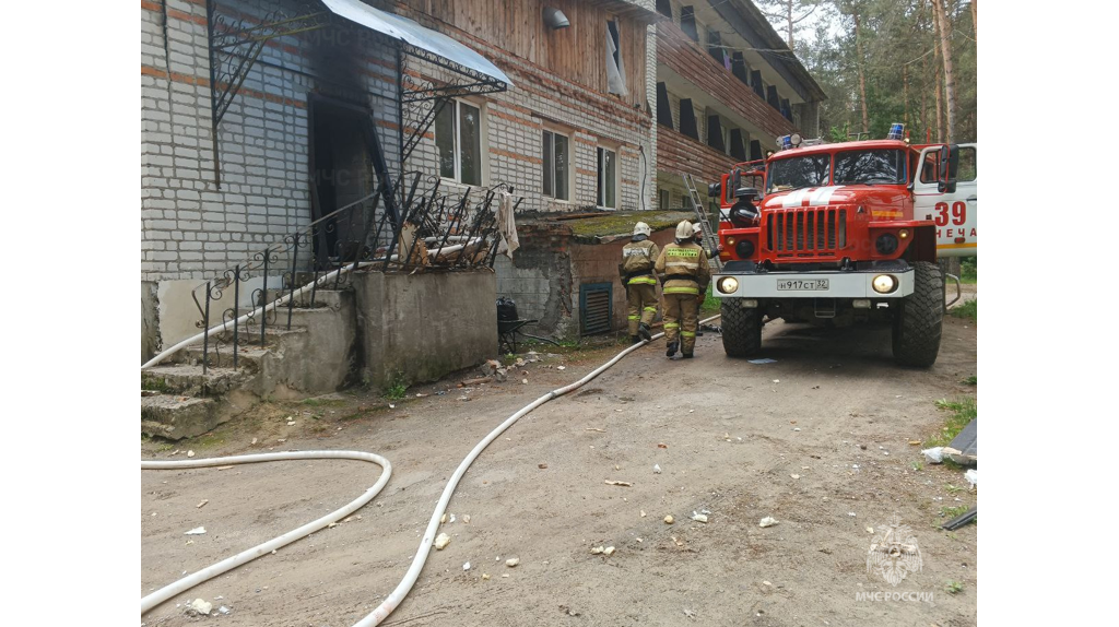 В гостинице Унечи из-за пожара эвакуировали 13 человек