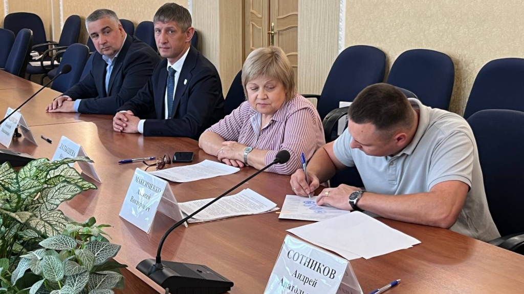 Общественная палата Брянской области и представители партий подписали соглашение