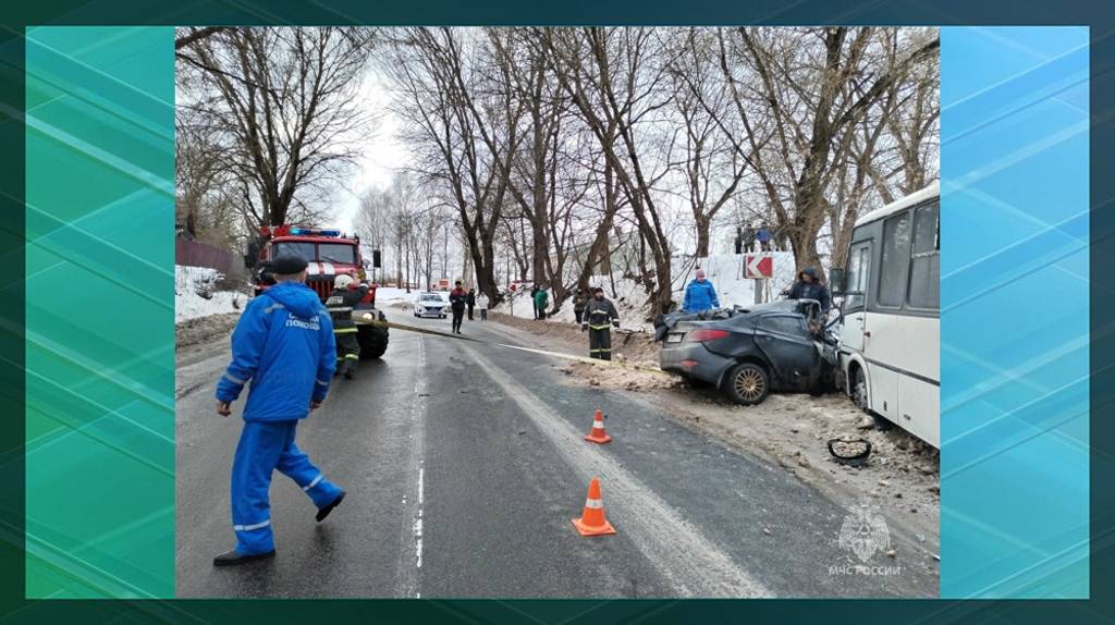 Появились фотографии смертельного лобового ДТП в Брянской области