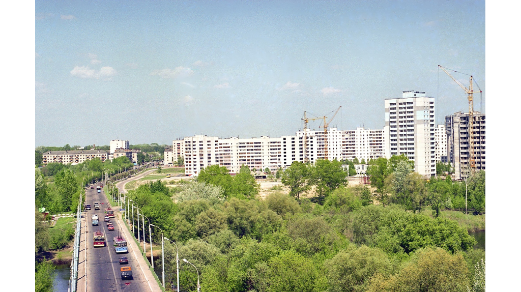 Брянцам показали вид на Московский микрорайон 1998 года