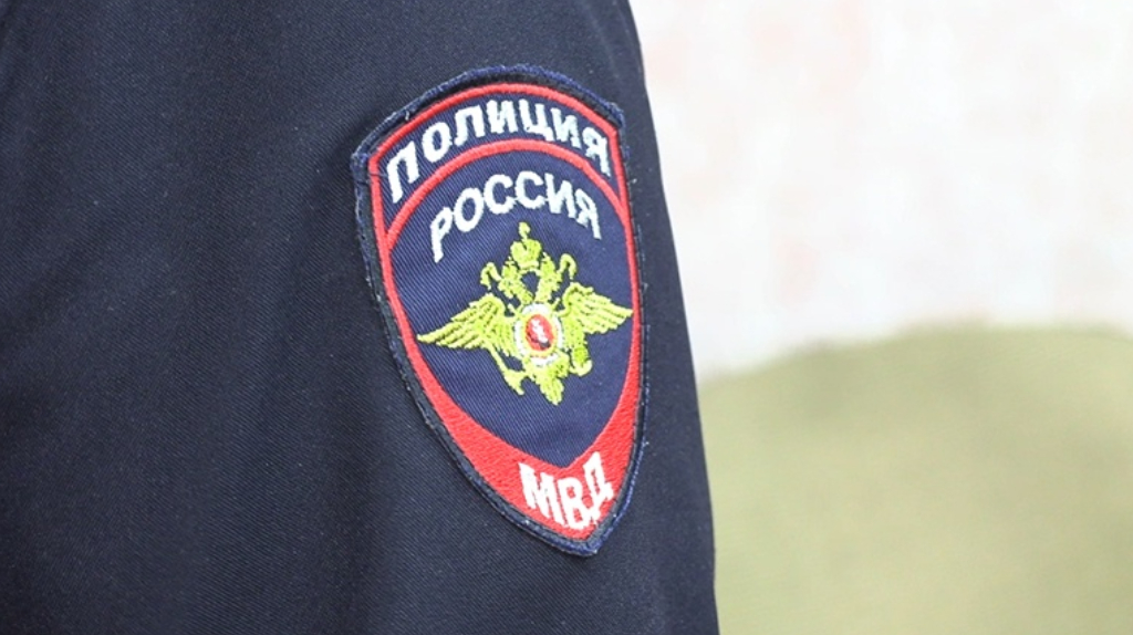 На остановке «Площадь Партизан» брянец при рукопожатии украл кольцо