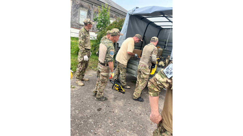 Бойцы «БАРС-Брянск» ликвидируют последствия урагана в Климово