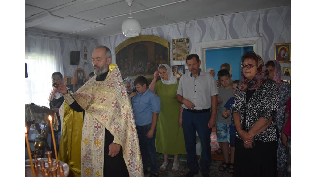 В брянском селе Савлуково освятили Поклонный крест