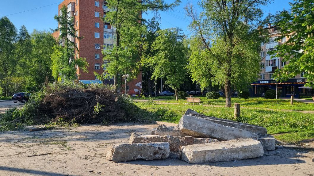 В Брянске началось благоустройство площади Октябрьской революции