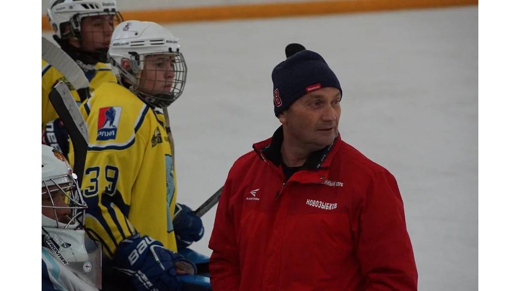 Тренер по хоккею из Новозыбкова Александр Пусев отметил юбилей