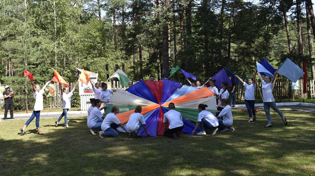 На первую смену в загородные лагеря отправились почти 500 юных брянцев