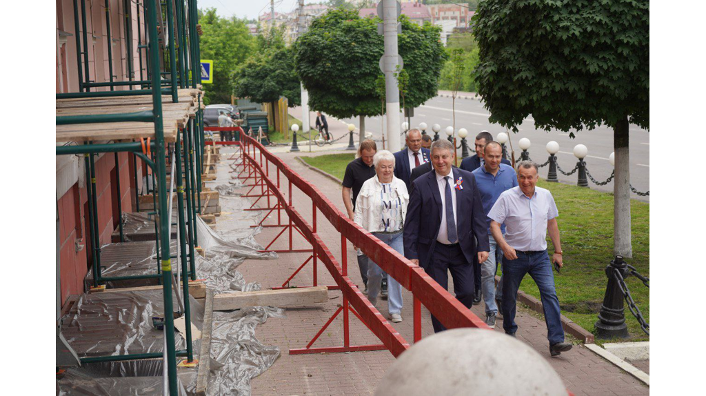 Александр Богомаз провёл совещание в будущем филиале Сеченовского университета