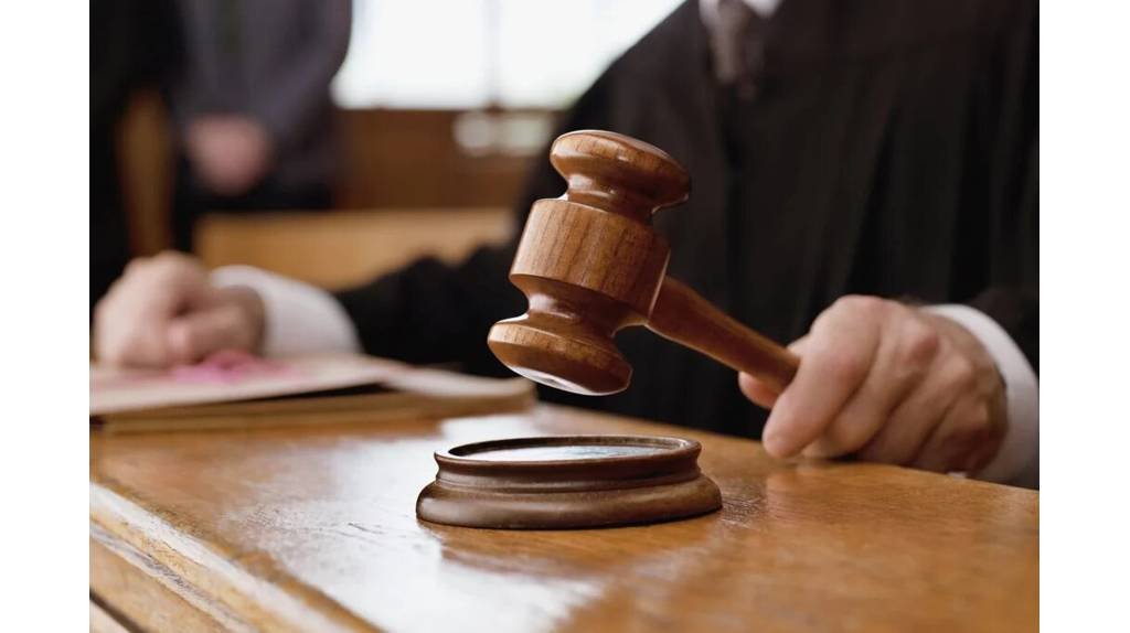 В Брянске суд обязал мэрию ограничить доступ к заброшке по улице Красной Гвардии
