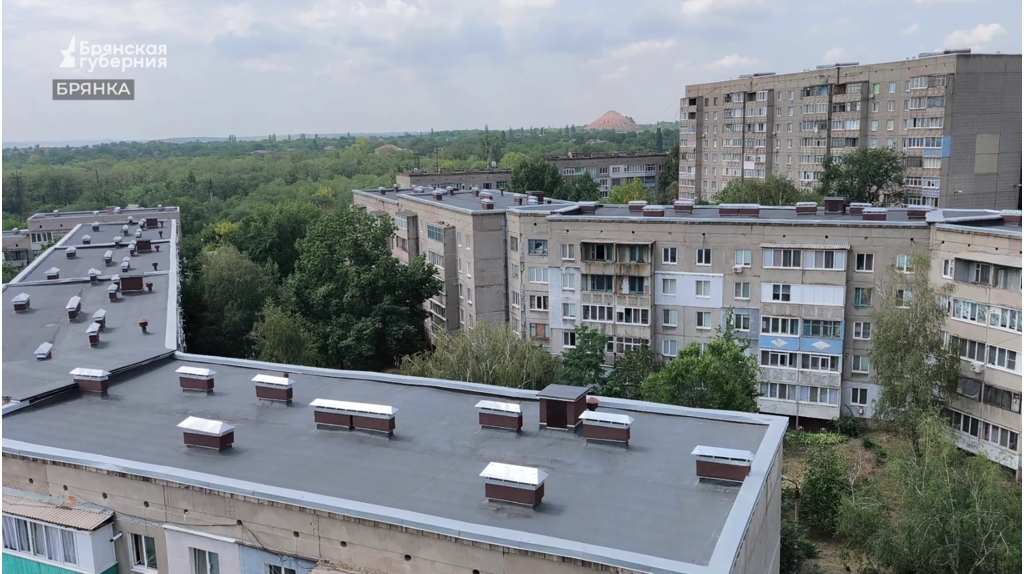 Богомаз побывал в подшефной Брянке на ремонтируемых брянскими компаниями объектах