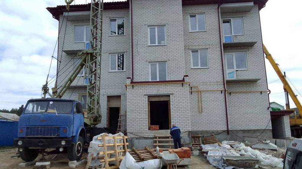 В брянском посёлке Климово достраивают многоквартирный дом для детей-сирот