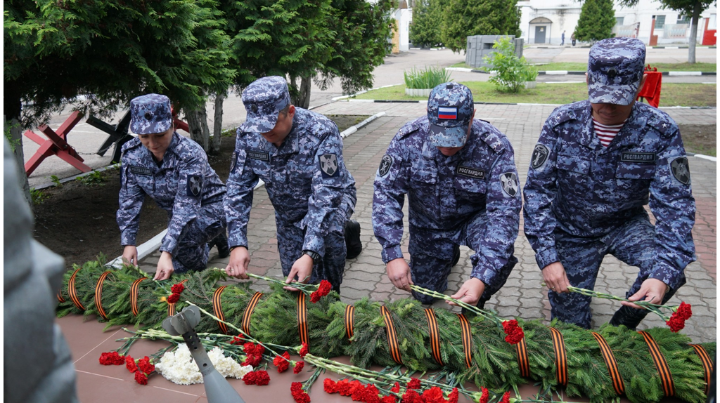 В Брянске открыли памятник погибшим сотрудникам войск правопорядка