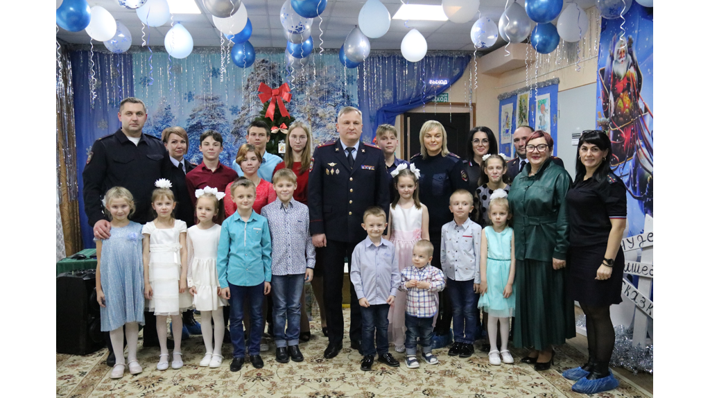 На Брянщине проходит Всероссийская акция «Полицейский Дед Мороз» 