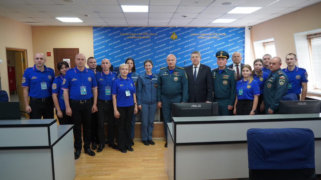 Глава МЧС Куренков поблагодарил брянских спасателей за самоотверженную службу