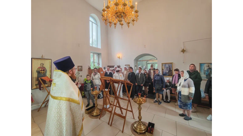 В Брянске для детей реабилитационного центра «Озёрный» совершили Божественную литургию