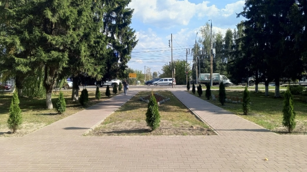 Сквер Металлургов в Бежице получил новый облик