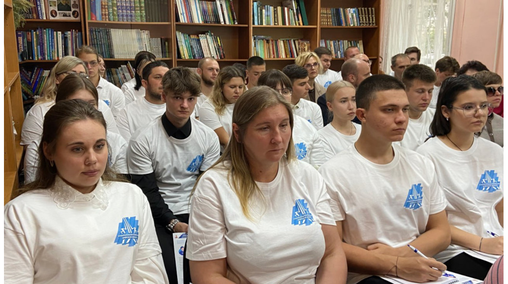 В Брянске член ЦИК Николай Левичев встретился с волонтерами