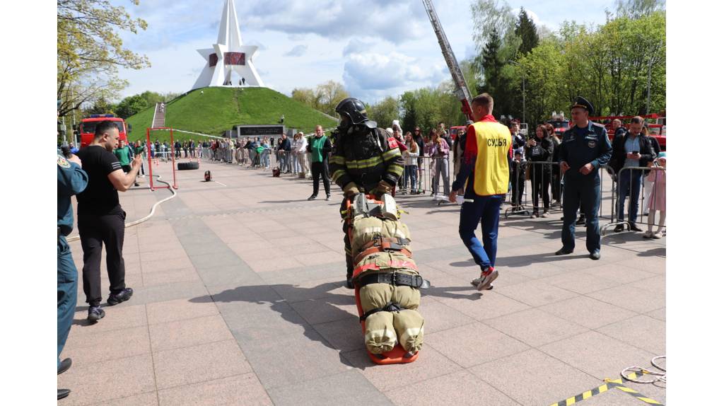 В Брянске прошли соревнования огнеборцев «Пожарный Олимп»