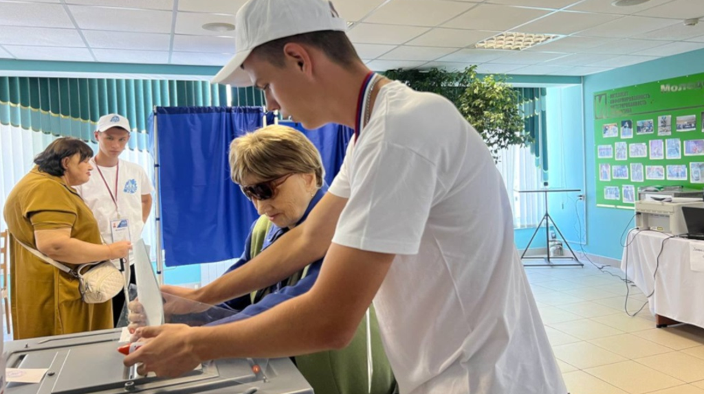 На выборах в Брянске на помощь инвалидам пришли волонтеры  