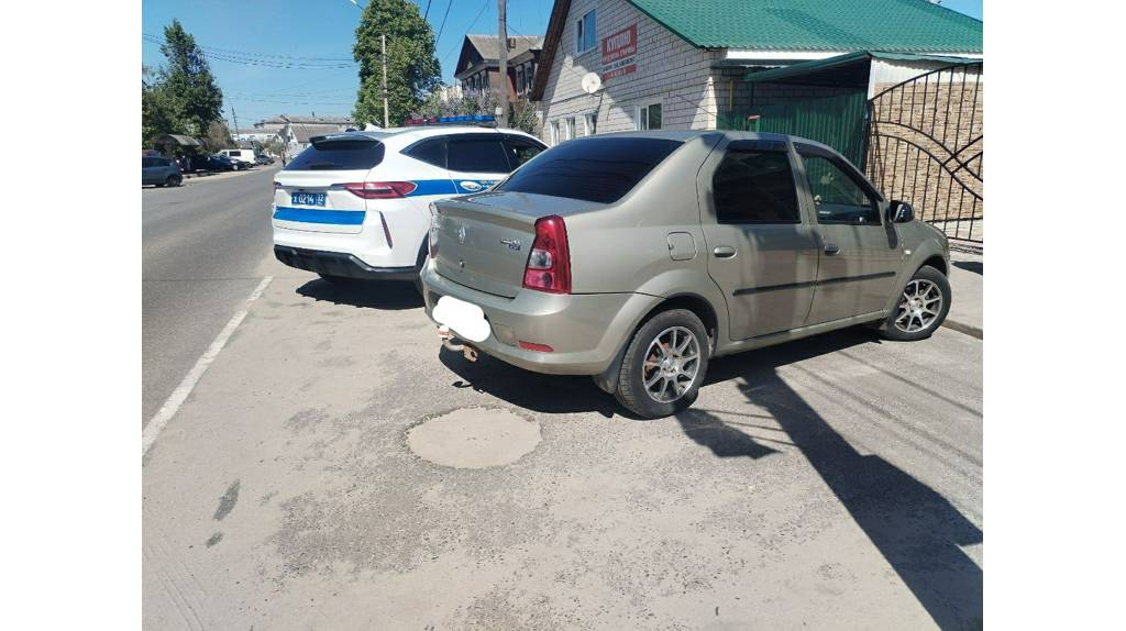 В брянском поселке Климово автомобилистка устроила пьяные покатушки на Первомай